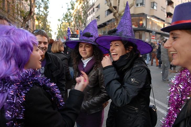 Gruppo viola - Fotografia del No Berlusconi Day