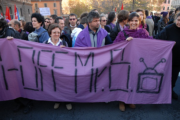 Off Mr B - Fotografia del No Berlusconi Day