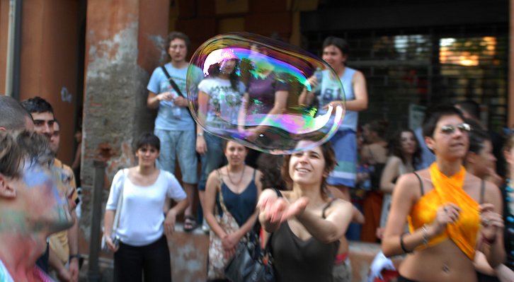 Bollicina volante :: Par Tòt Parata - PARTòT