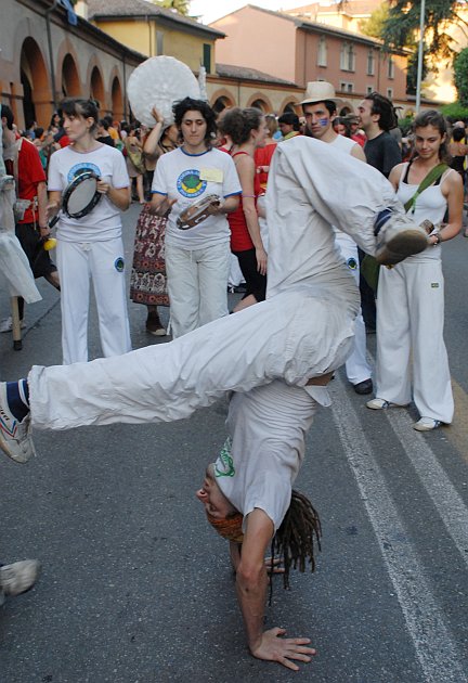 Capoeira dance :: Par Tòt Parata - Partòt
