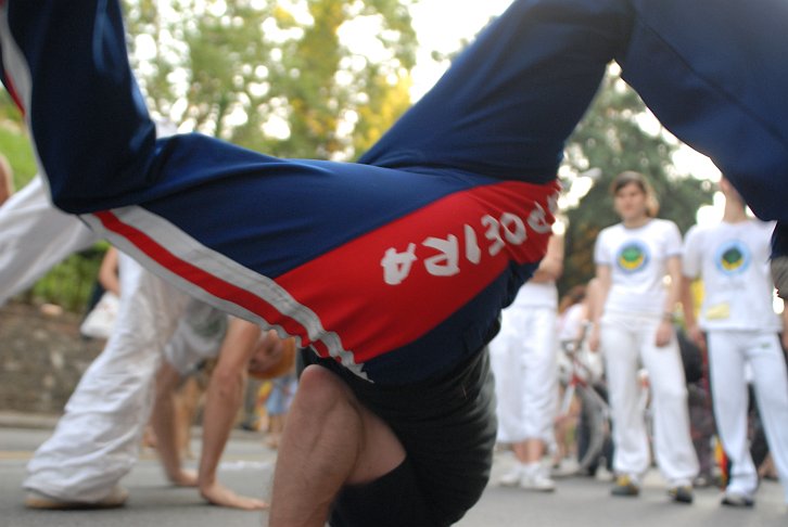 Capoeira performing :: Par Tòt Parata - PARTòT
