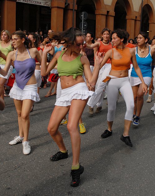 Danza in azione :: Par Tòt Parata - Partòt