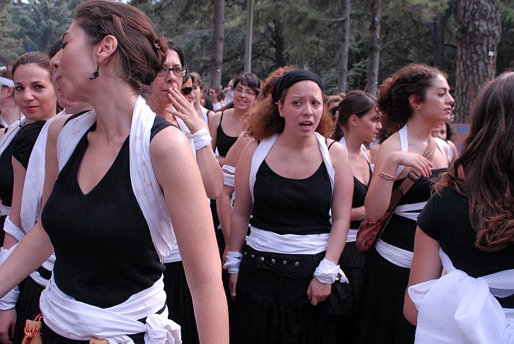 Gruppo bianco nero :: Par Tòt Parata - Partòt