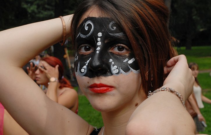 Maschera bianco nera :: Par Tòt Parata - Partòt