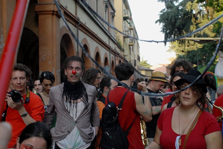 Strumento bollicine :: Par Tòt Parata - Partòt