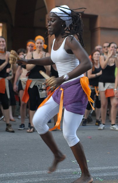 Suonando e danzando :: Par Tòt Parata - Partòt