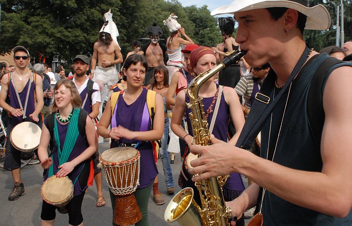 Suonatore sax :: Par Tòt Parata - Partòt