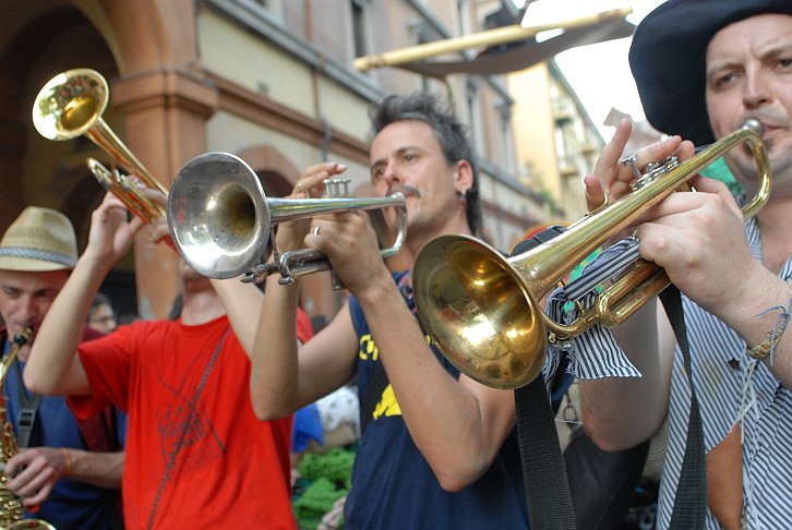 Suonatori di tromba :: Par Tòt Parata - Partòt