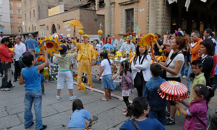 Circus itinerante :: Par Tòt Parata - PARTòT