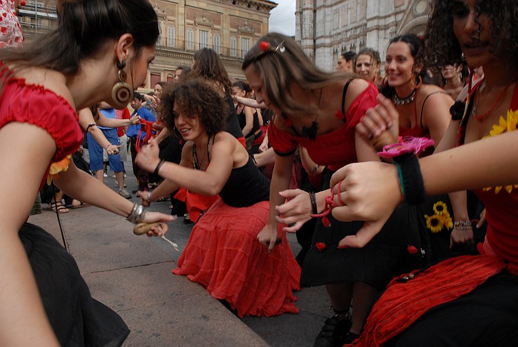 Danzando :: Par Tòt Parata - Partòt