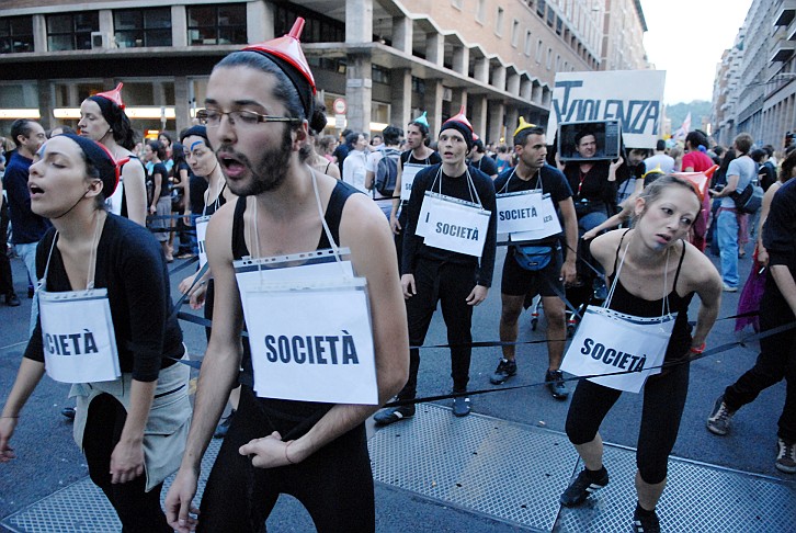 La società sta male :: Par Tòt Parata - Partòt