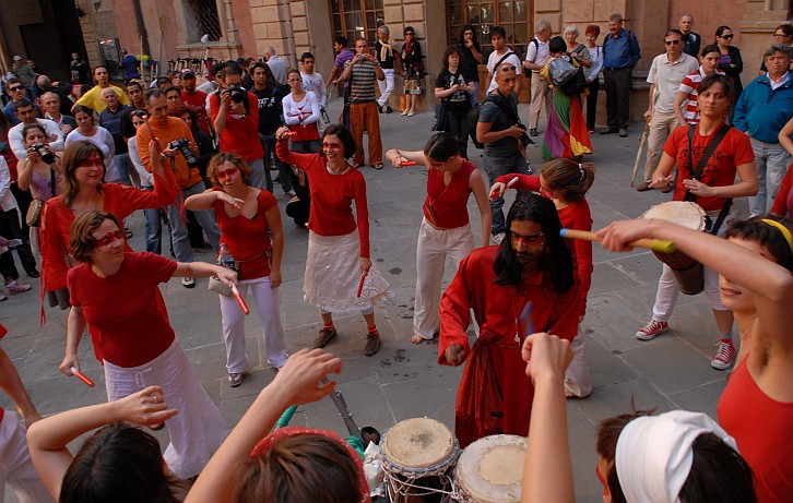 Percussion dance :: Par Tòt Parata - PARTòT