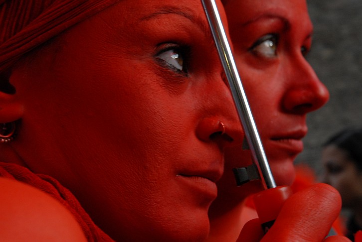 Rosso sguardo :: Par Tòt Parata - Partòt