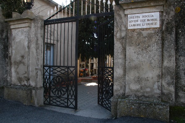 Cimitero ingresso - Santa Caterina dello Ionio