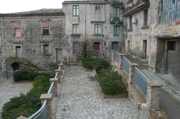 La Piazza - Santa Caterina dello Ionio