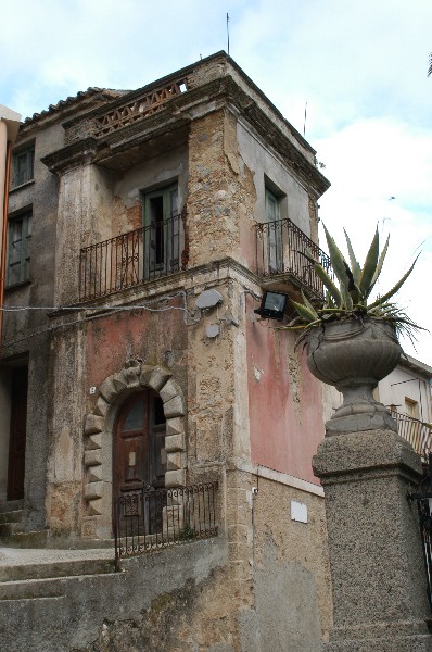 Palazzo - Santa Caterina dello Ionio