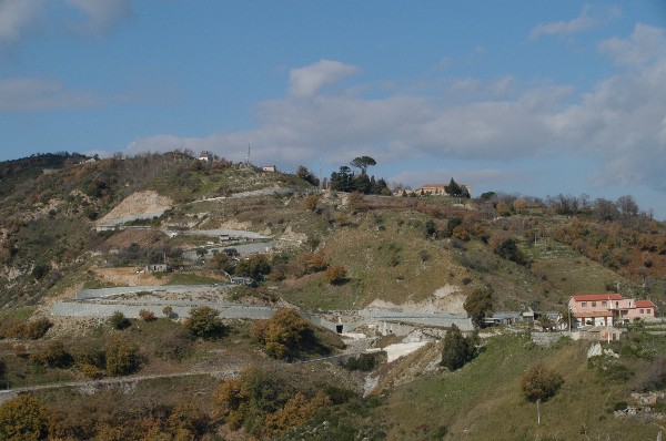 Strada e convento - Santa Caterina dello Ionio