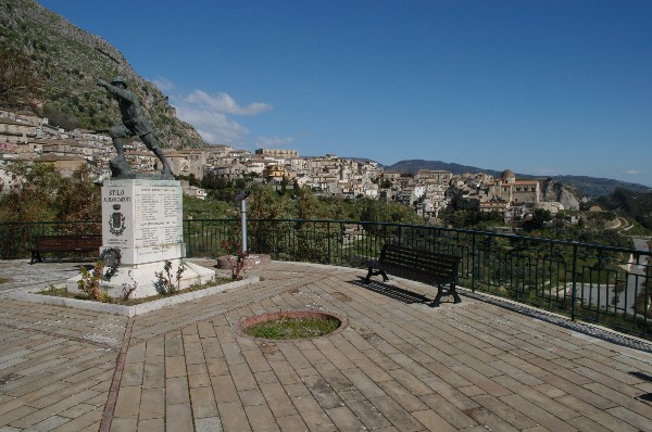 Monumento ai Caduti - Fotografia di Stilo