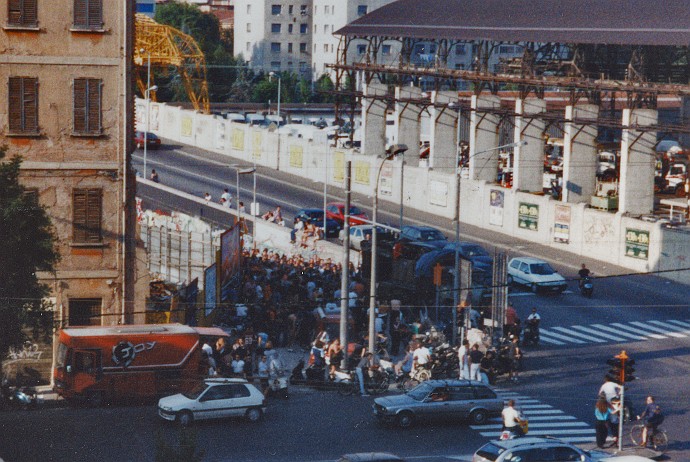 Porta Mascarella :: Street Rave Parade - Bologna 1998