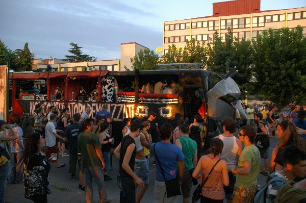 Carro in marcia :: Street Rave Parade