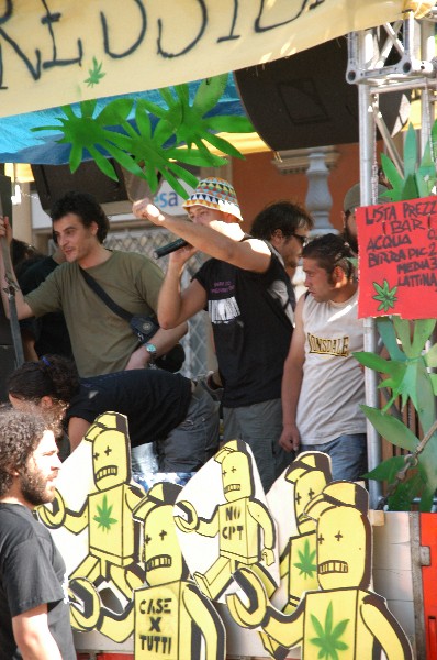 Case x tutti :: Street Rave Parade
