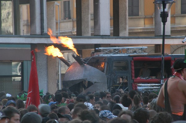 Drago fumante :: Street Rave Parade