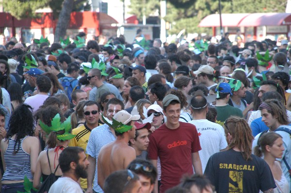 Incontro Ravers :: Street Rave Parade