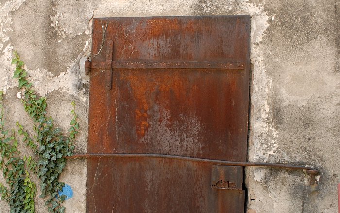 Close door :: Arte Bastardo