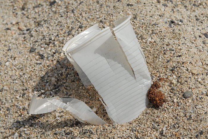 Bicchierino plastica rotto