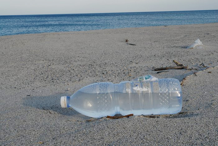 Bottiglia con acqua