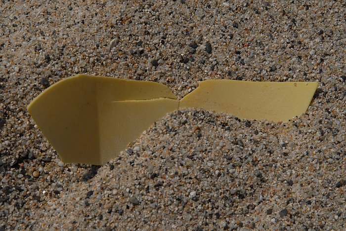 Pezzo plastica gialla